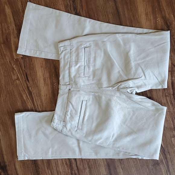 NWOT Girls Izod Khaki trouser - Picture 2 of 3